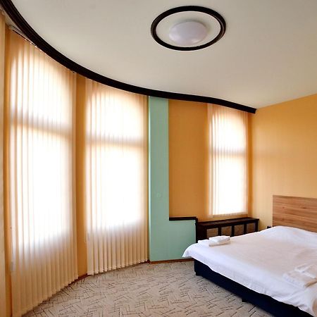 פלבן Hotel Cascade מראה חיצוני תמונה